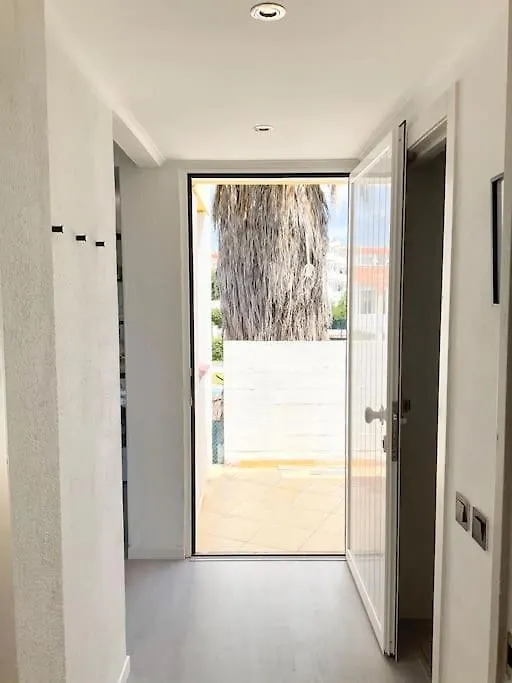 Cosy Beach Apartment In Albufeira Centre