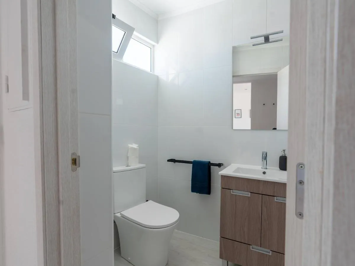Cosy Beach Apartment In Albufeira Centre