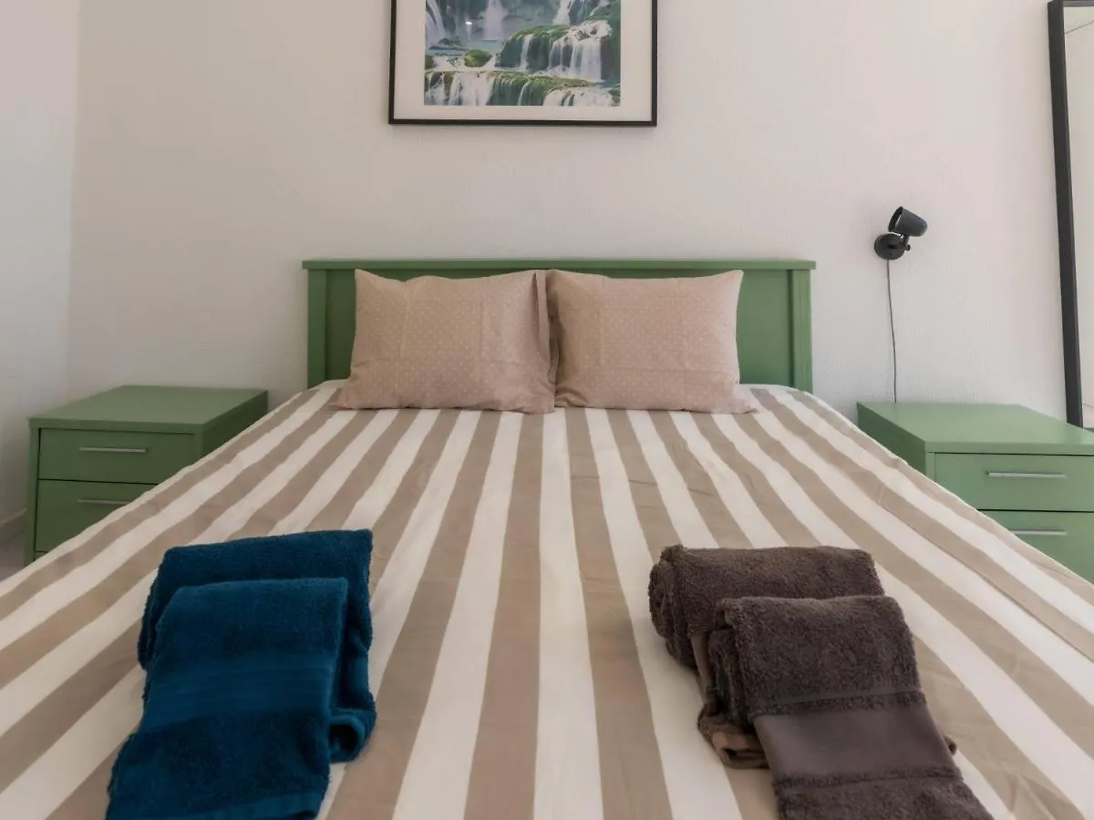 Cosy Beach Apartment In Albufeira Centre