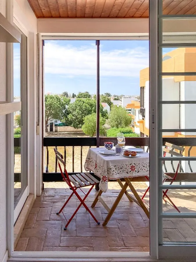 Cosy Beach Apartment In Albufeira Centre