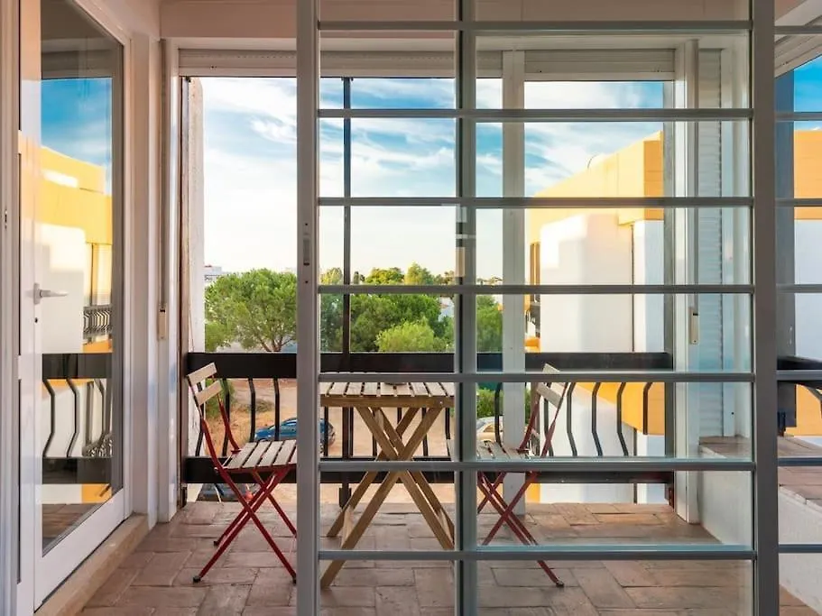 Cosy Beach Apartment In Albufeira Centre