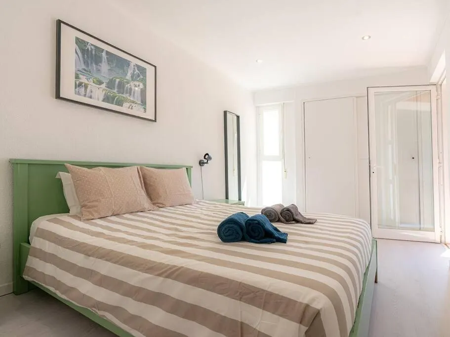 Cosy Beach Apartment In Albufeira Centre Portugal