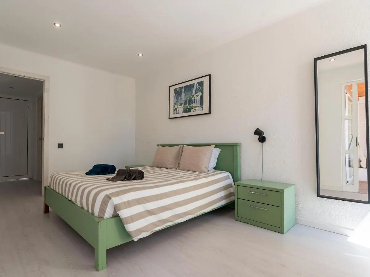 Cosy Beach Apartment In Albufeira Centre